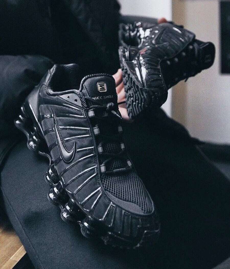 日本未入荷 Nike WMNS Shox TL Black and Max Orange ウィメンズ