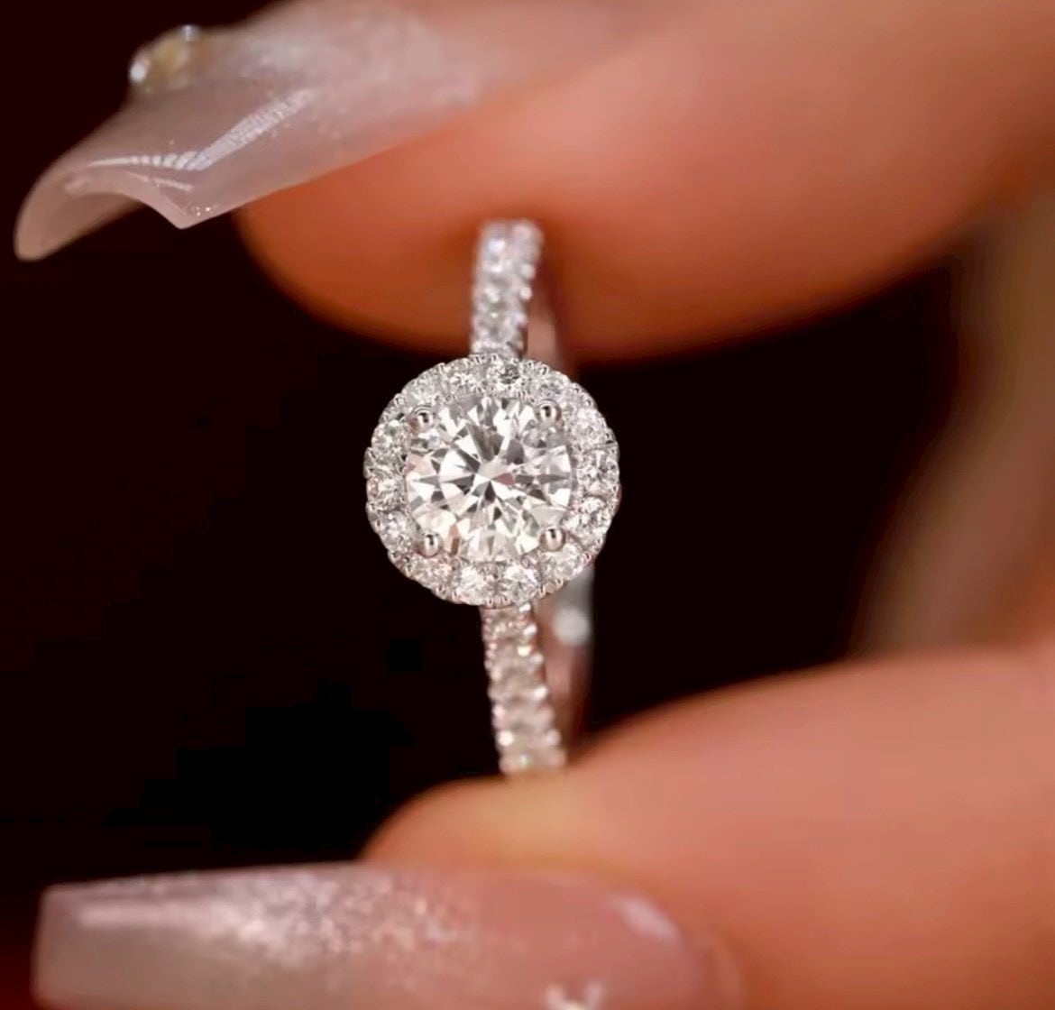 モアサナイト 0.5ct ハローリング｜S925証明＆GRA鑑定書付 | Stellux