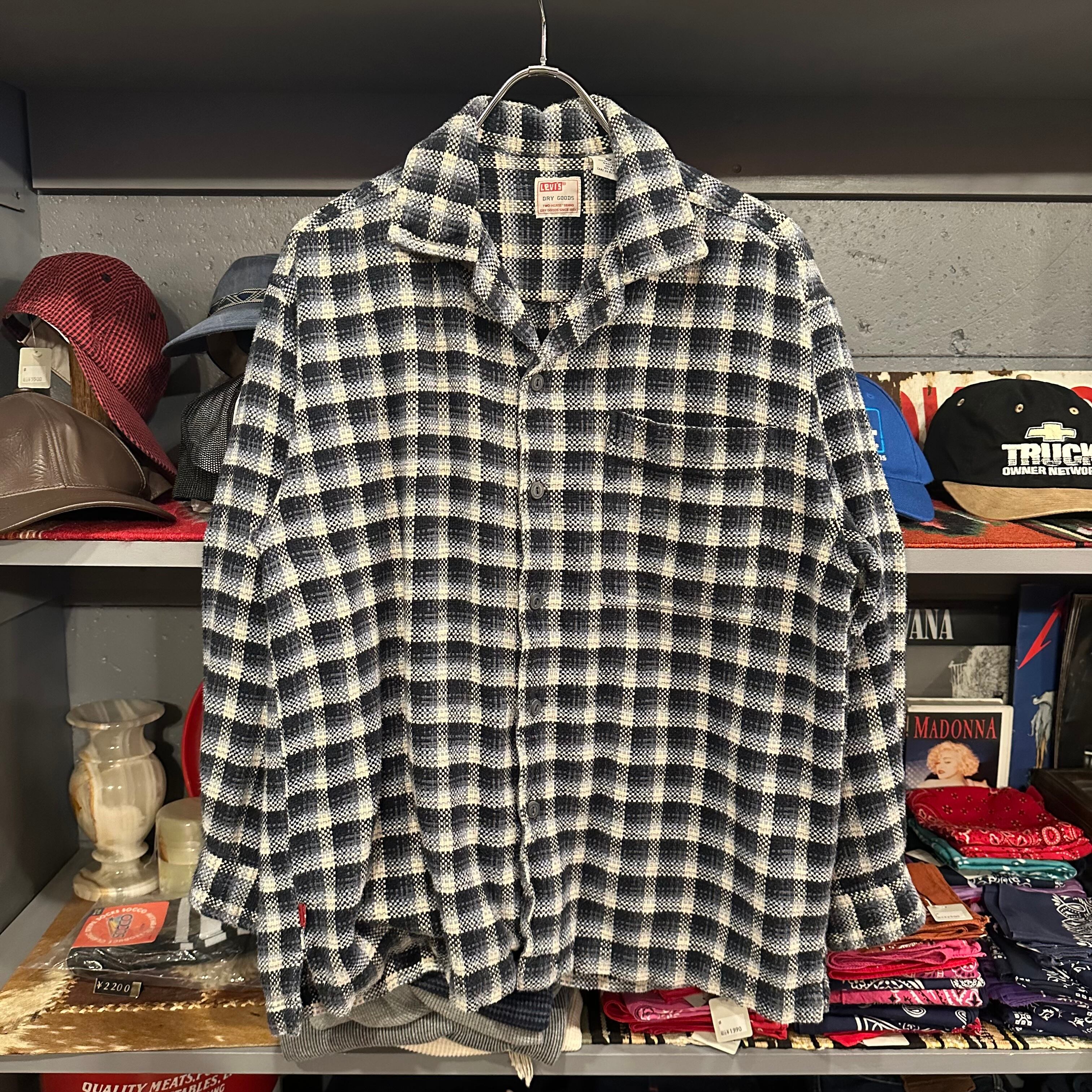 90s Levis L/S Open Collar Flannel Shirt | VOSTOK