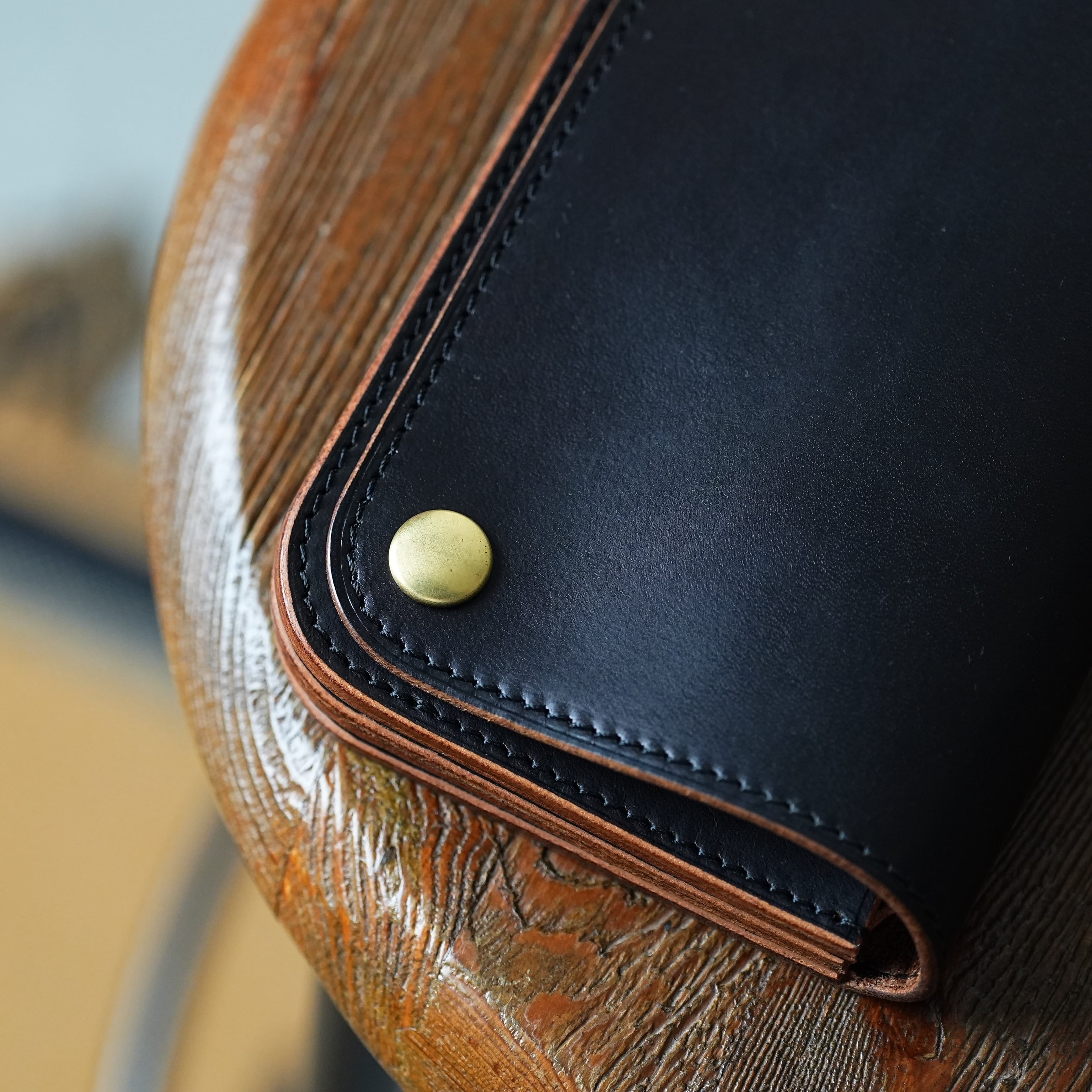ミドル トラッカーウォレット Middle Tracker Wallet < 茶芯ブラック