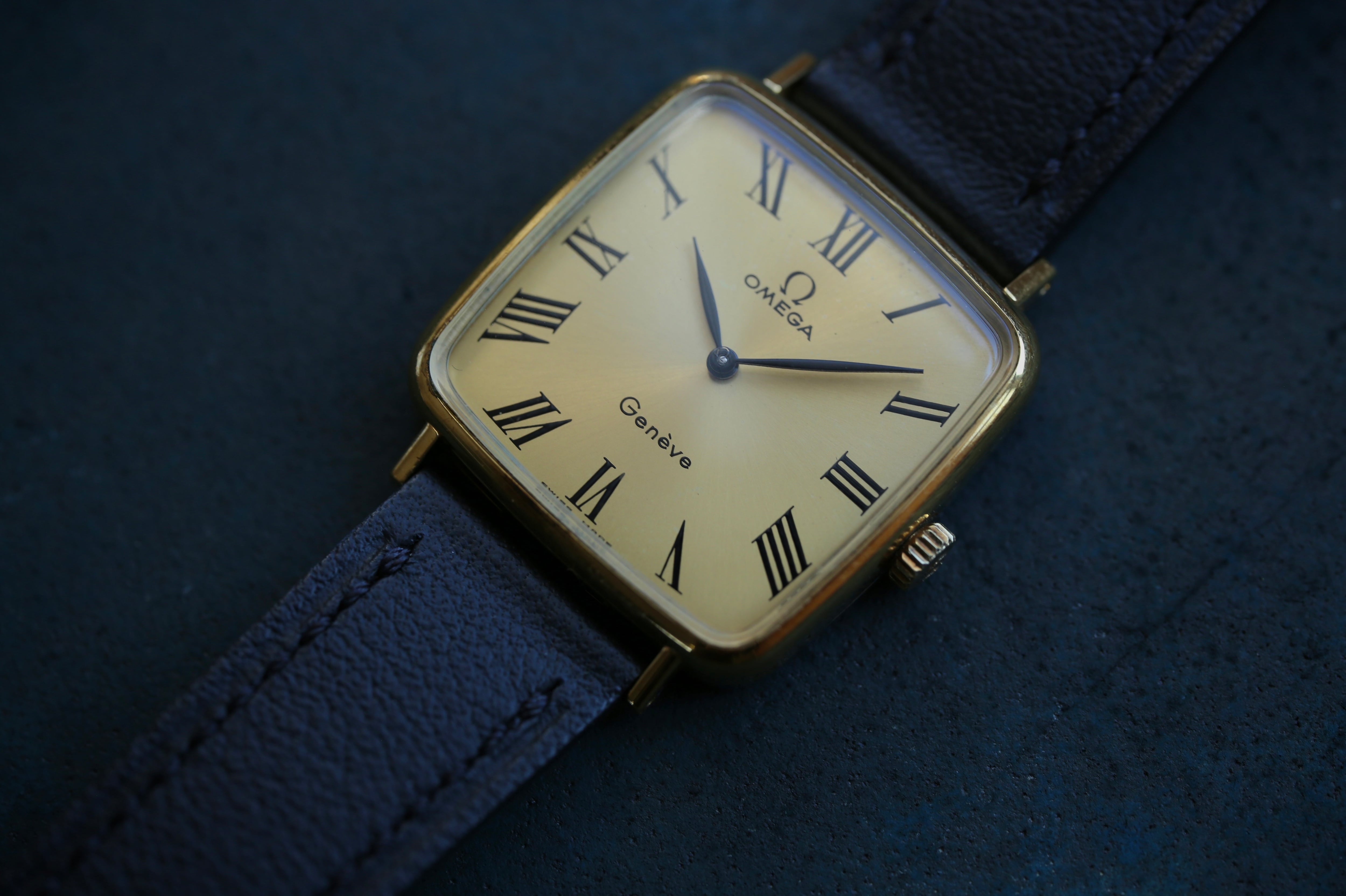 OMEGA 】1972年製 オメガ ジュネーブ ゴールド スクエア型 ローマン