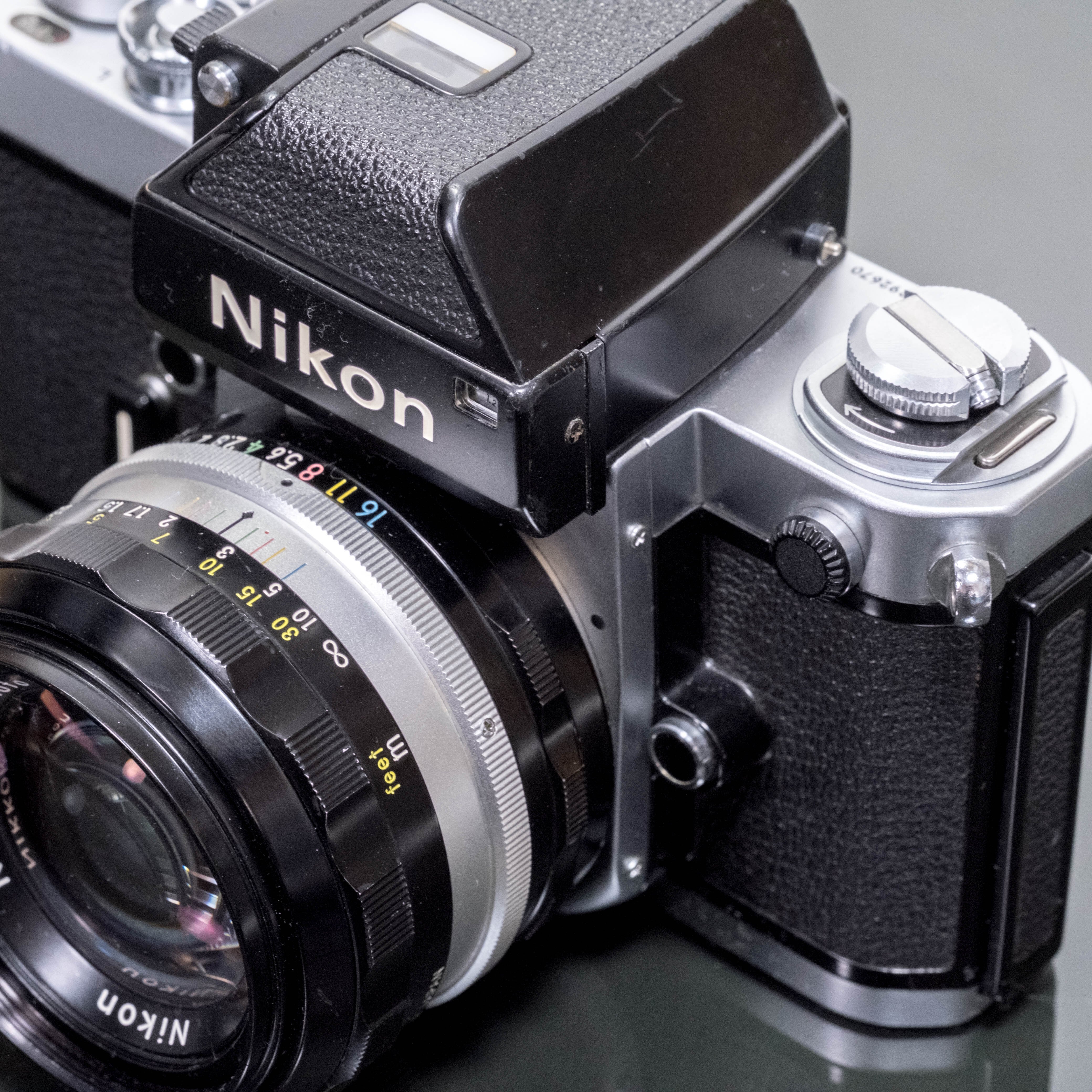 Nikon F2レンズ付き+オプション 【フィルムカメラ・ニコン