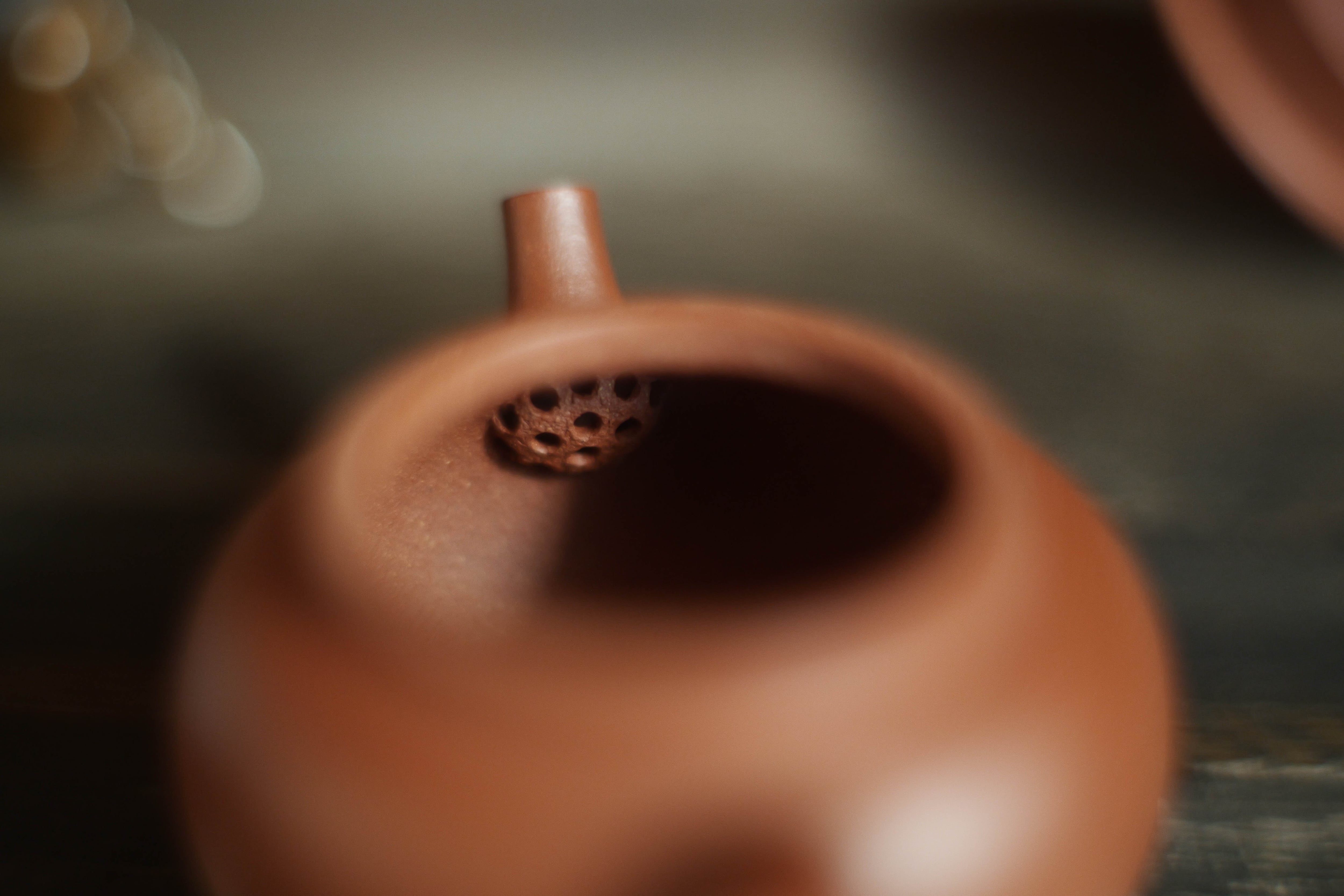 宜興紫砂壺「小巨輪（珠）」（約110cc)・降坡泥 | 北白川糕糰店