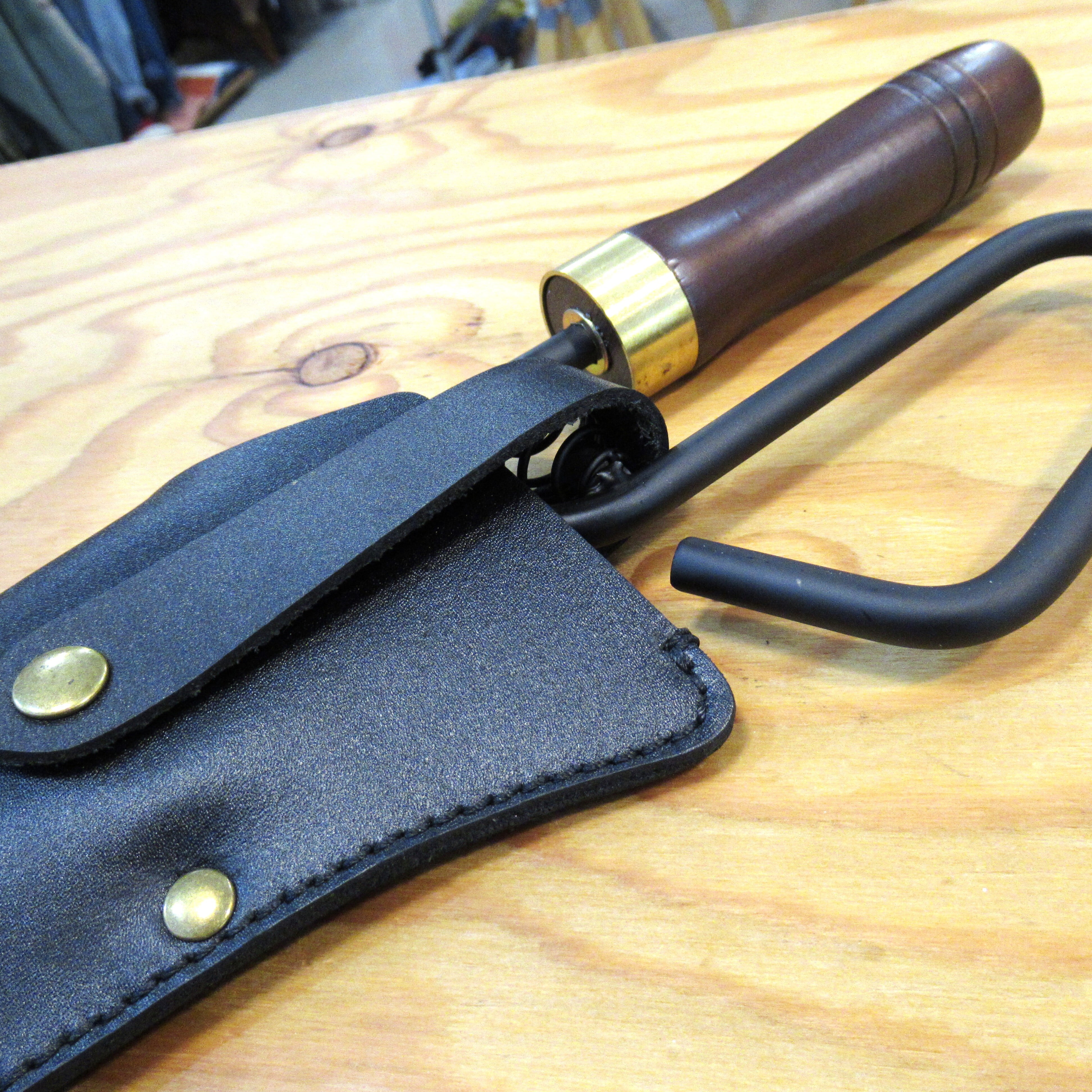VENTLAX（ヴェントラクス）TAKIBI TONGS LEATHER SHEATH（焚き火トング