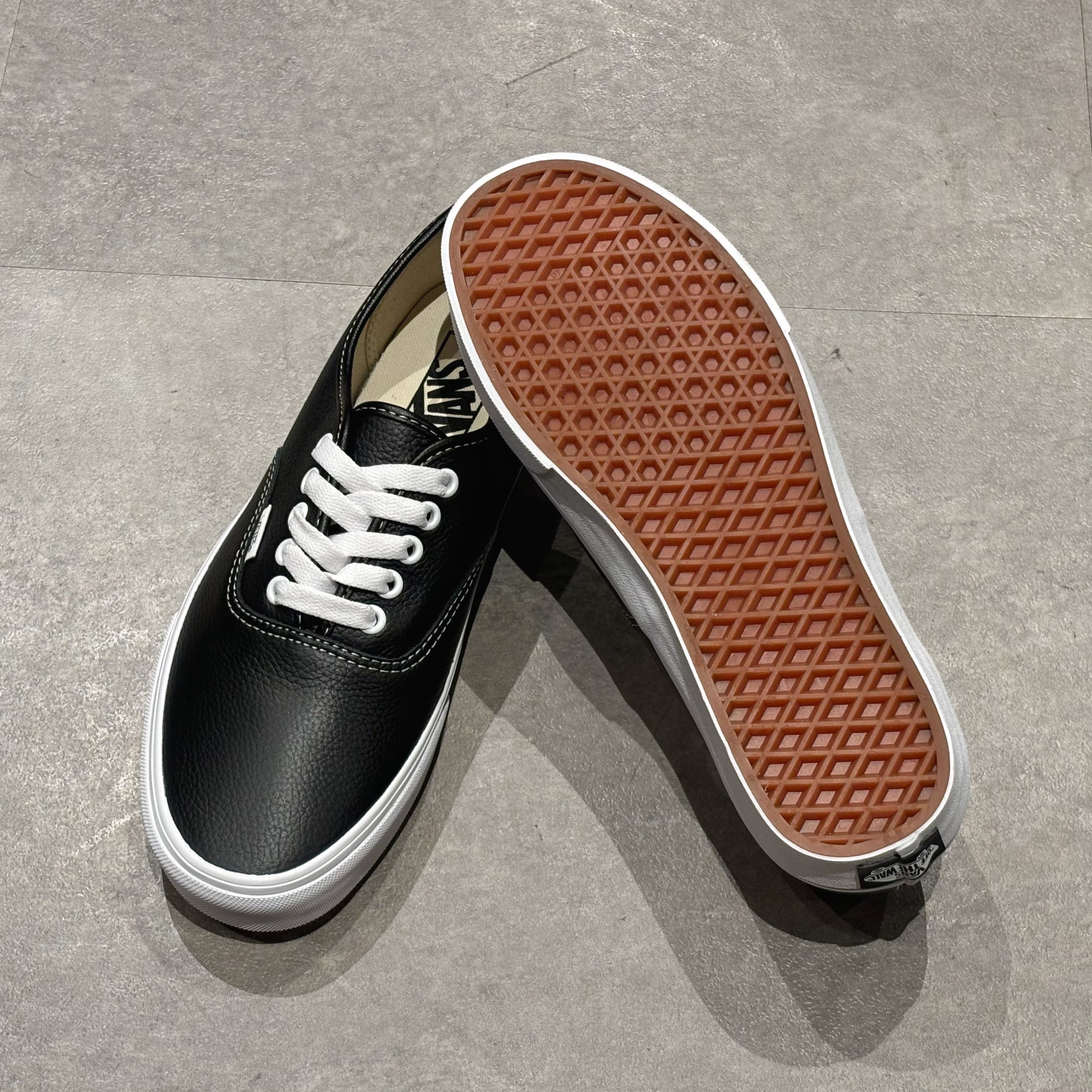 VANS Authentic Leather Black / True White (ヴァンズ