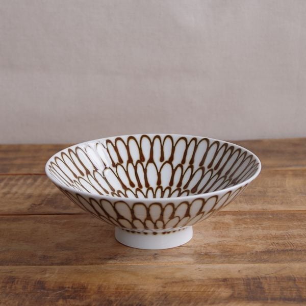 再入荷】【新品】 白山陶器（波佐見焼） 平茶碗 飯碗 Q-54 錆び 菊