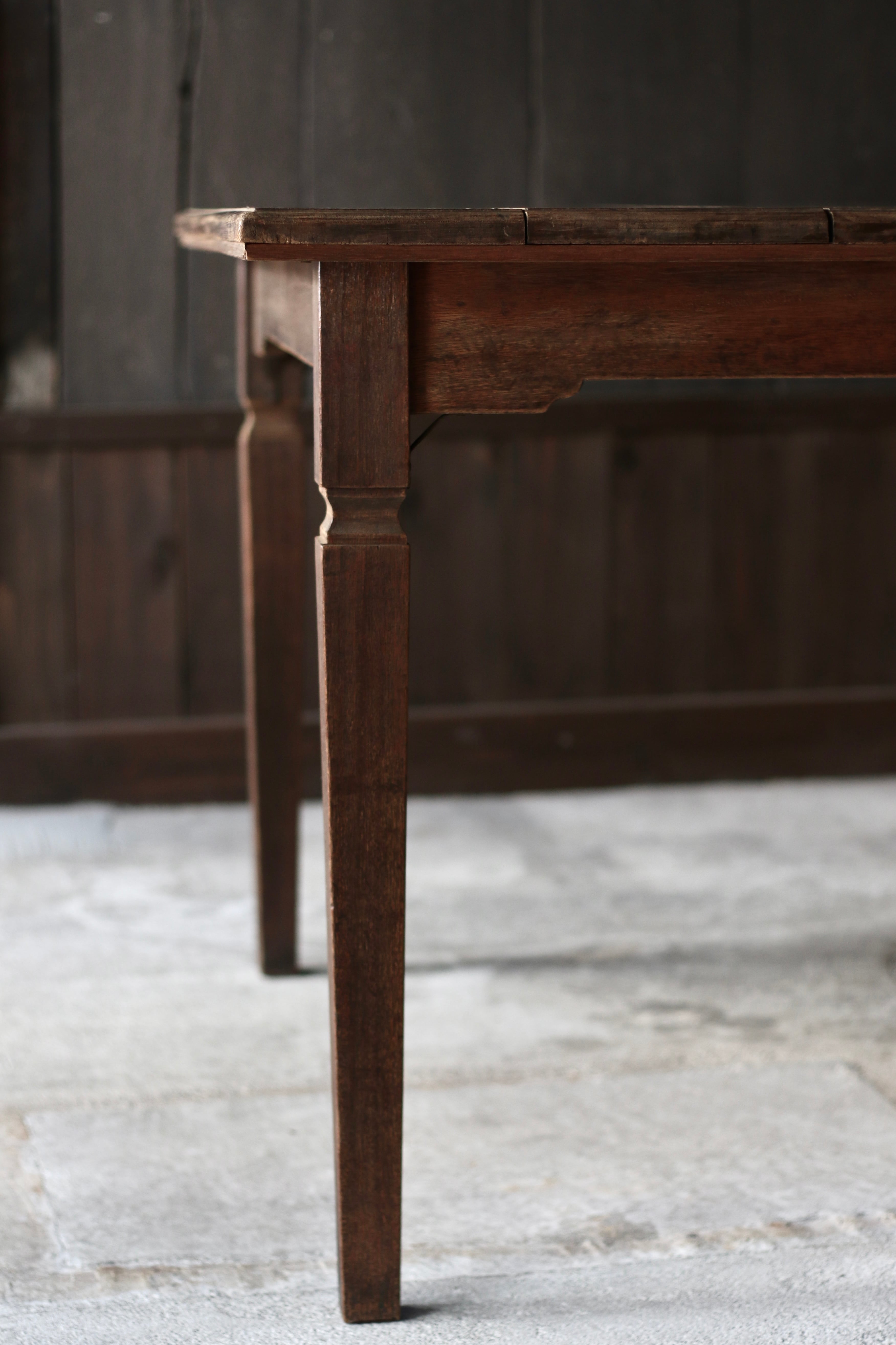 ダイニングテーブル《古家具 展示台》 | Rem Remake Furniture