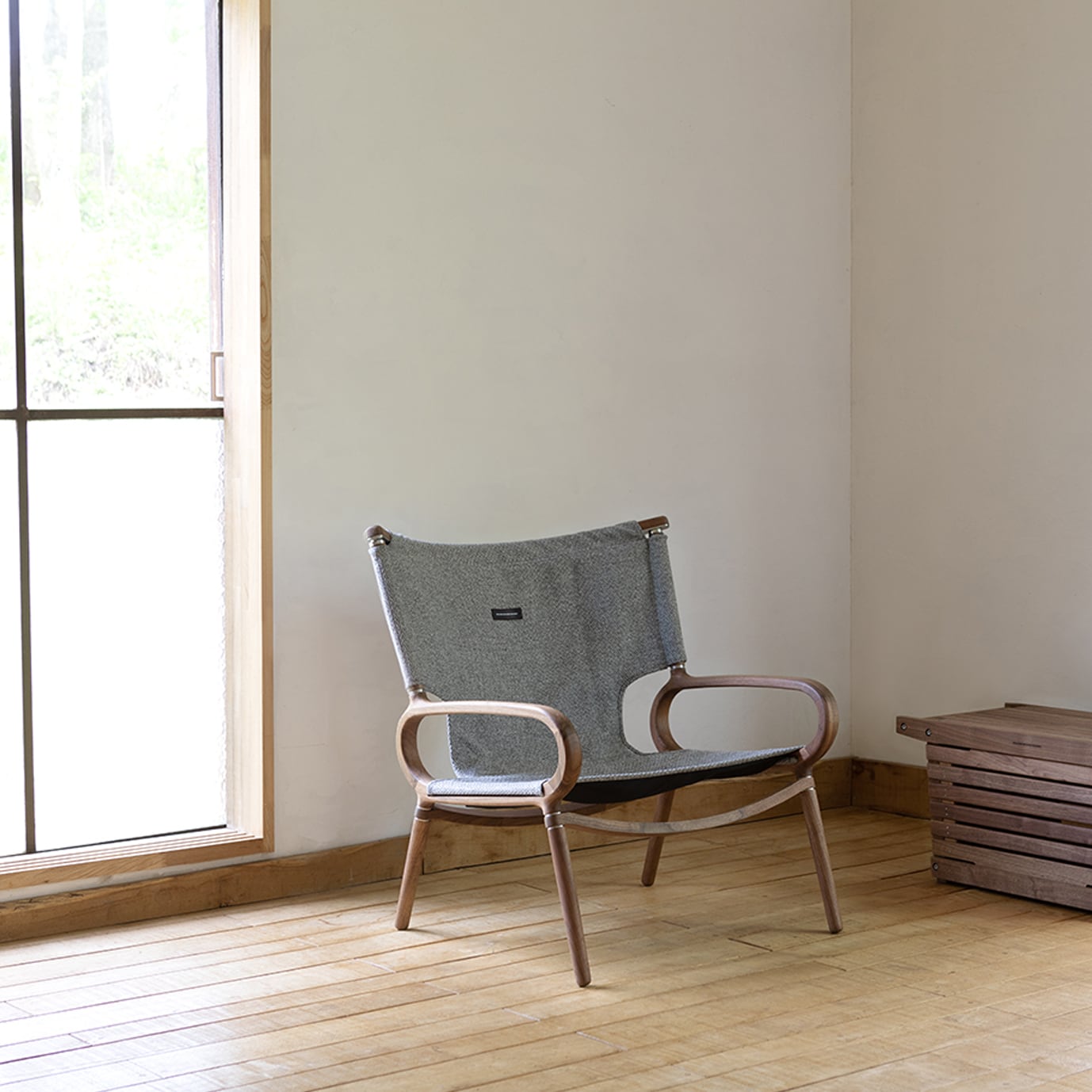 グランドチェア ウォルナット ファブリック グレー/ベージ Grand Chair