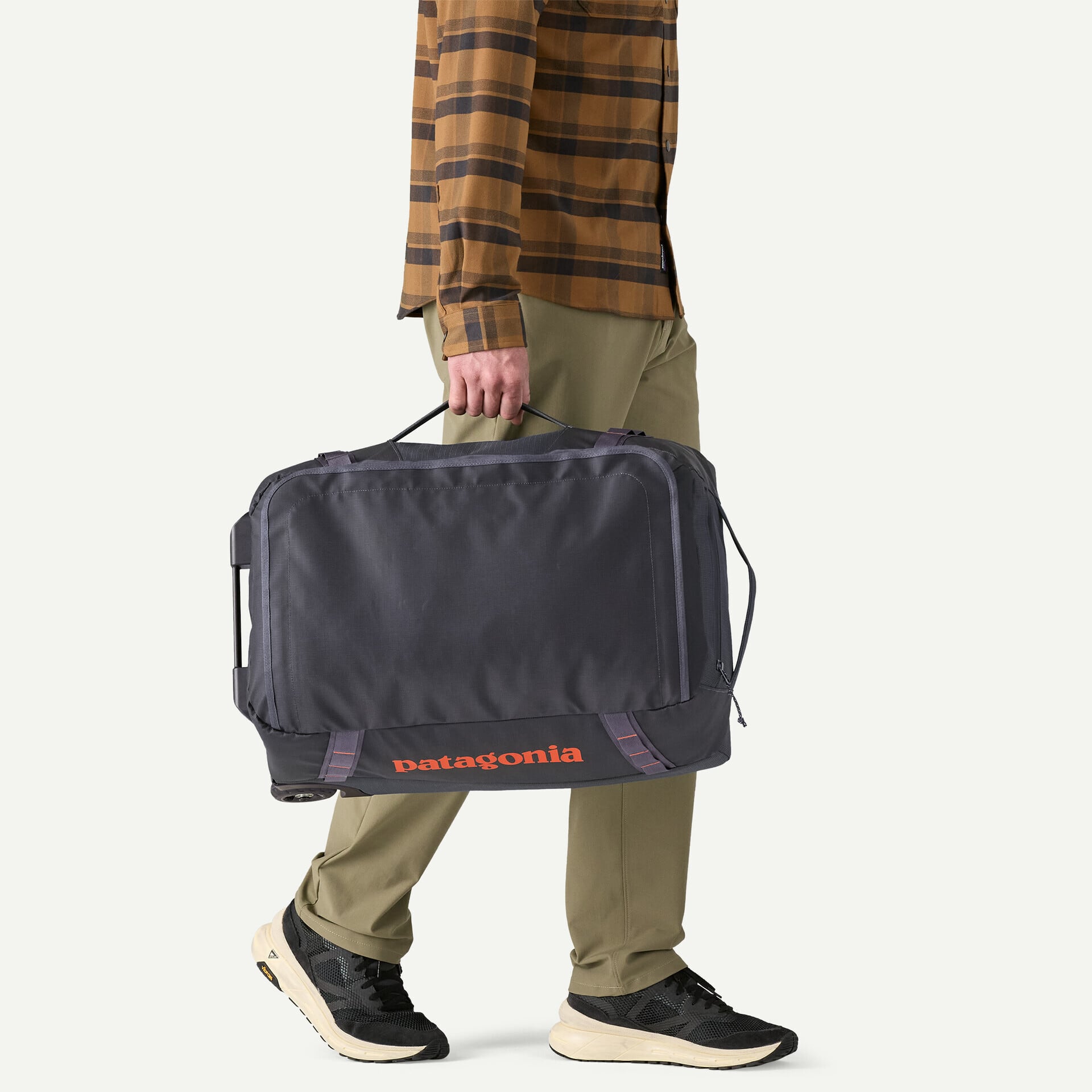 パタゴニア ブラックホール・ウィールド・ダッフル 40L (カラー