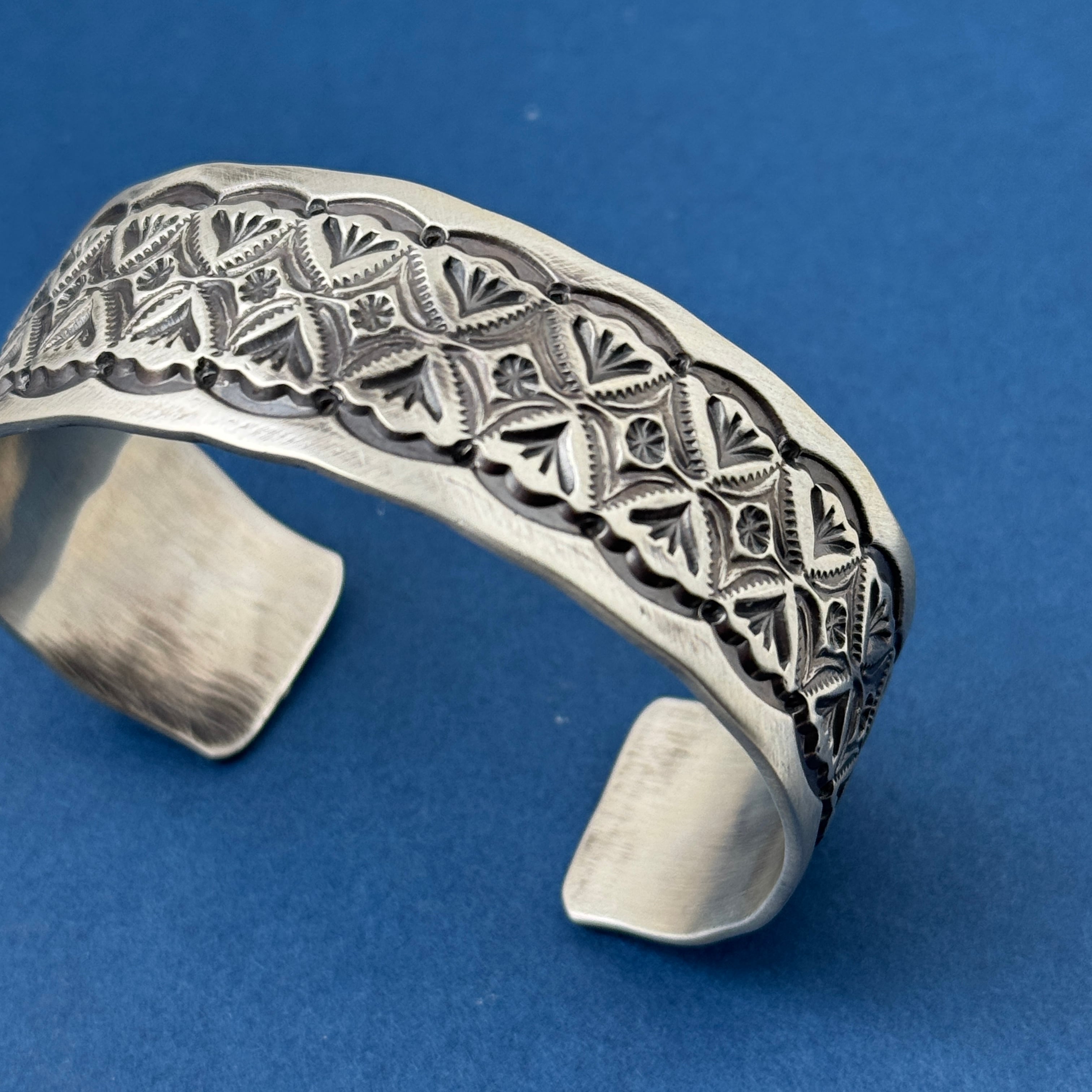 Indian Jewelry 》スタンプワーク バングル Leonard Maloney作