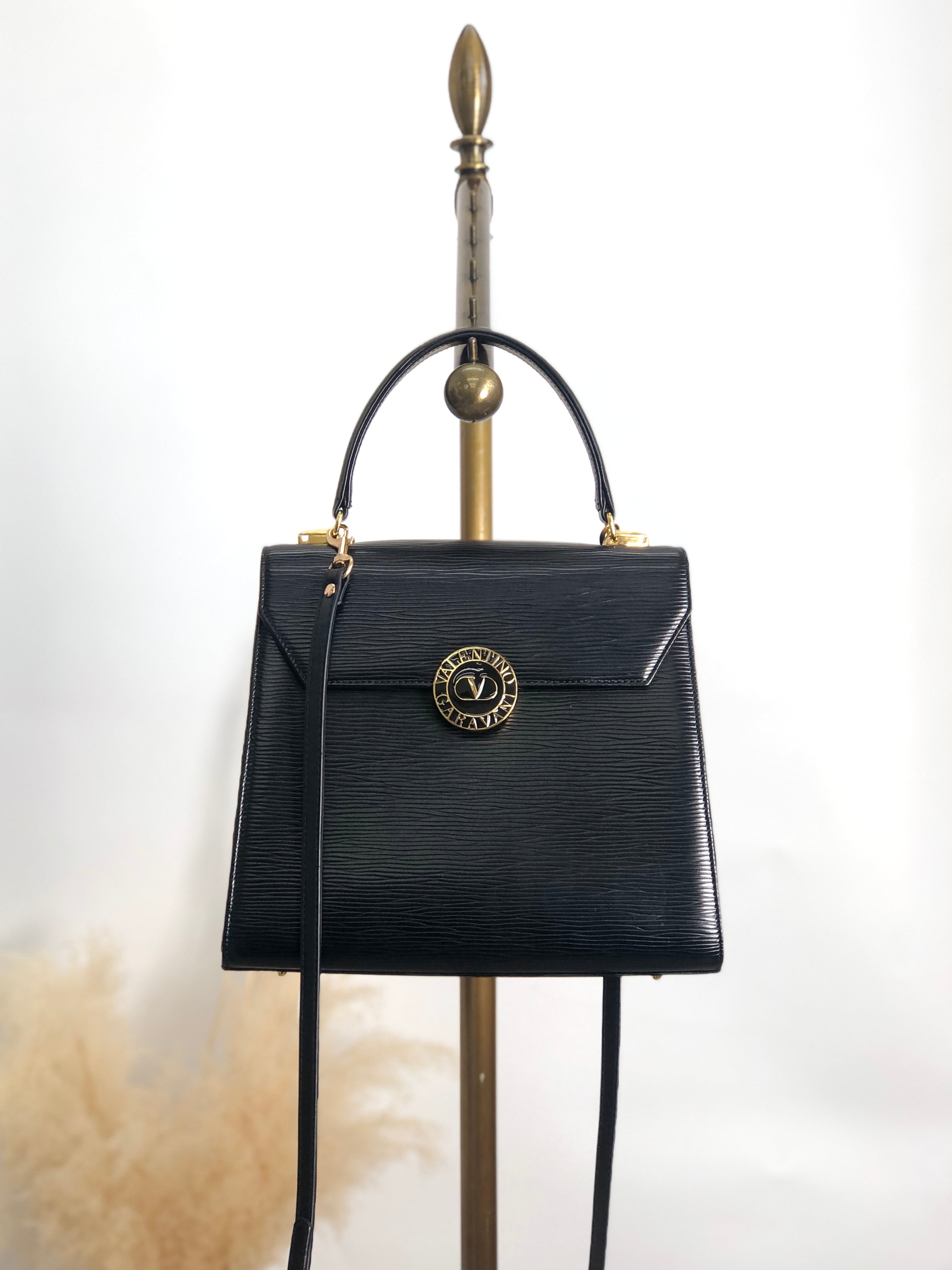 VALENTINO GARAVANI ヴァレンティノガラヴァーニ ショルダーバッグ