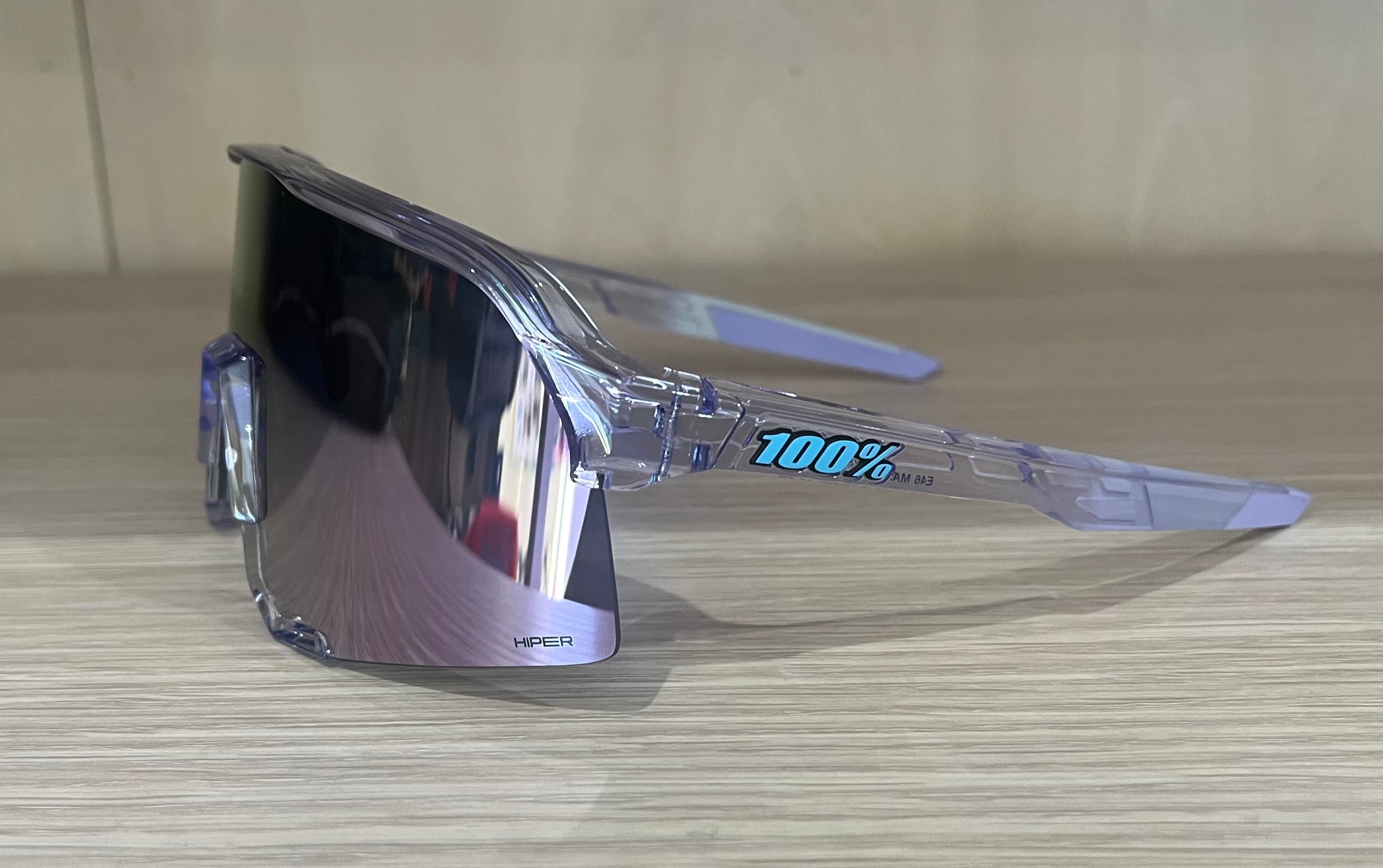 100%（ワンハンドレッド）サングラス S3/Polished Translucent
