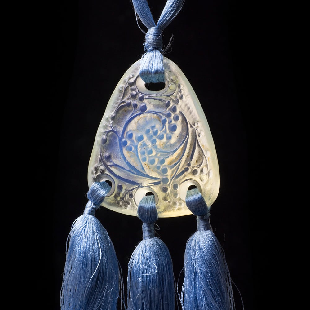 René Lalique Glass Pendant -GRAINES- | Victorian Box