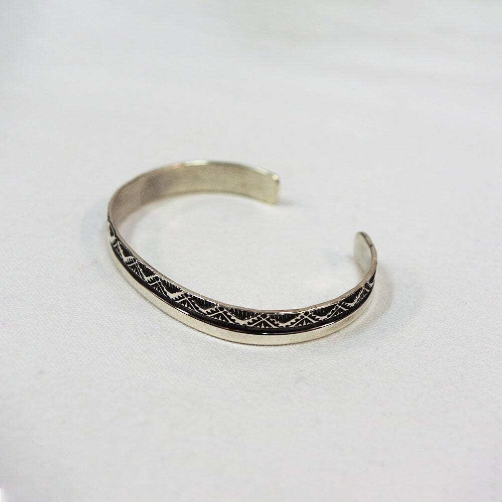 INDIAN JEWELRY(インディアンジュエリー)】Navajo Bnagle by HENRY