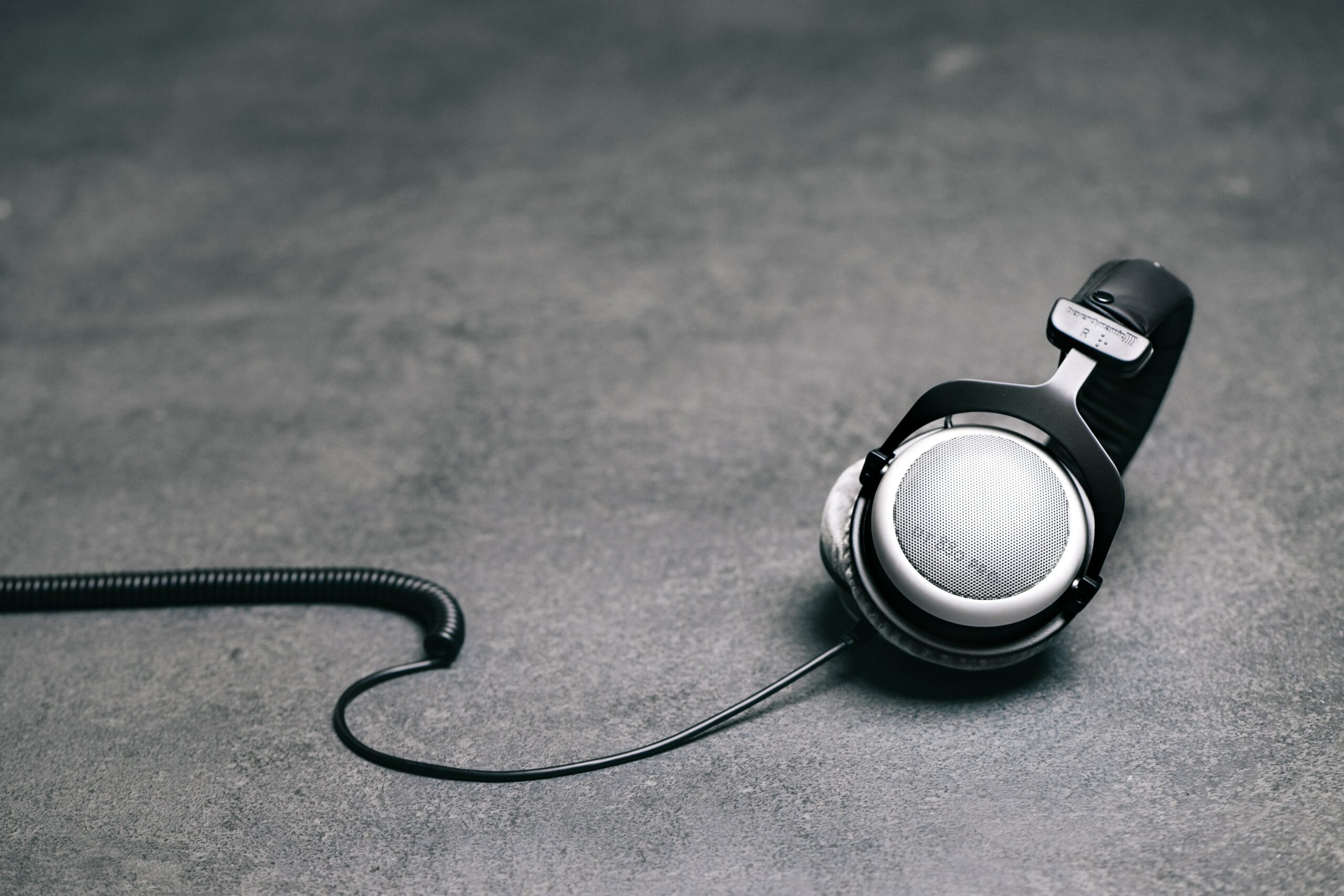 DT 880 PRO - beyerdynamic (ベイヤーダイナミック）