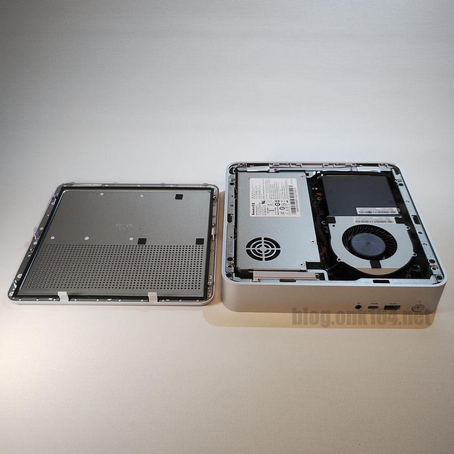 IdeaCentre Mini Gen 8の上部と下部カバーを外す方法。パーツ交換の