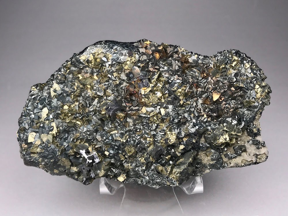 砒四面銅鉱 Tennantite