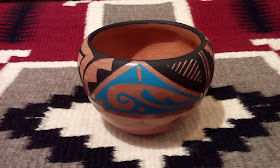 LEFT: ネイティブアメリカン・ポッテリ－（陶器）