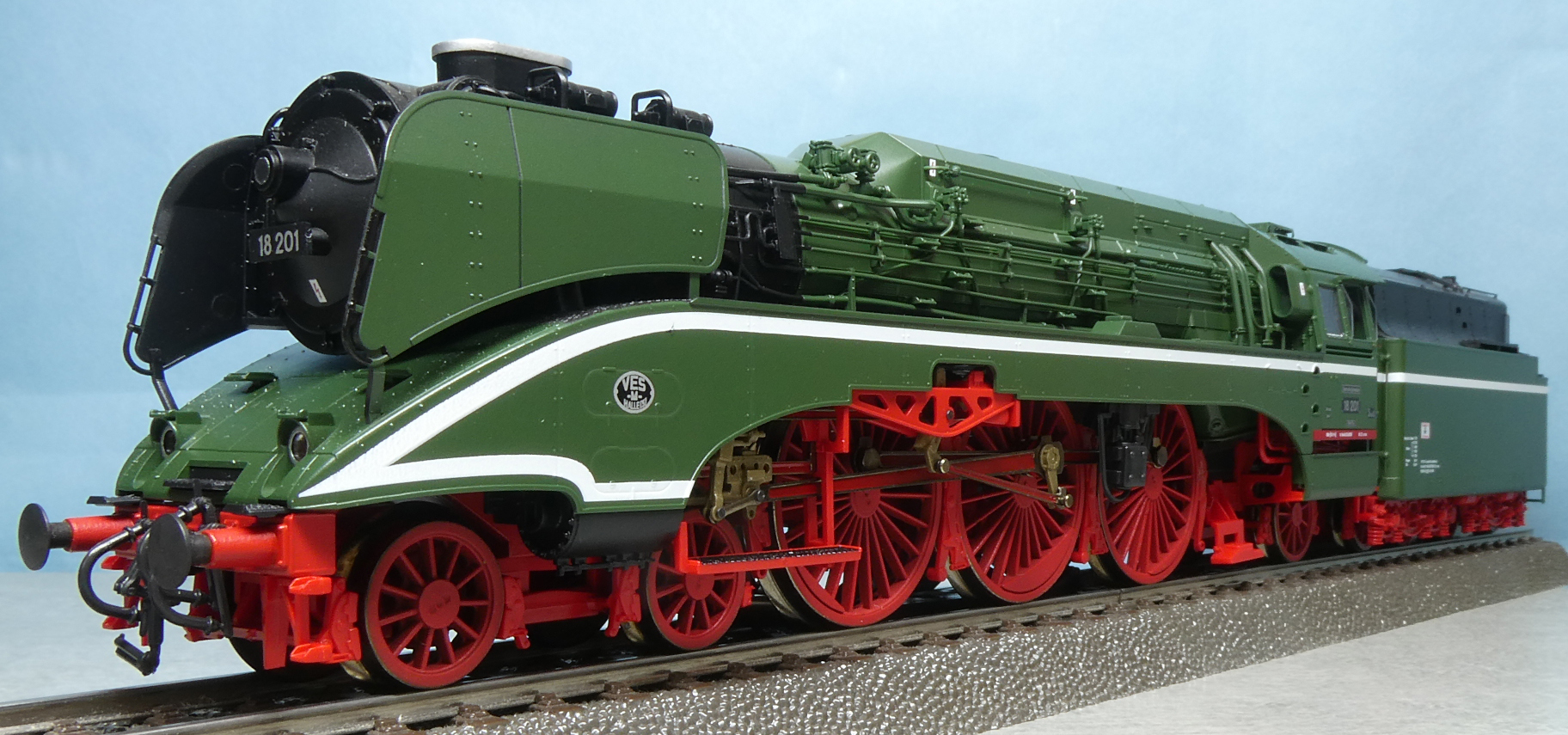 東ドイツ国鉄 DR 高速試験用機関車 BR 18 201号機（ROCO 69218）