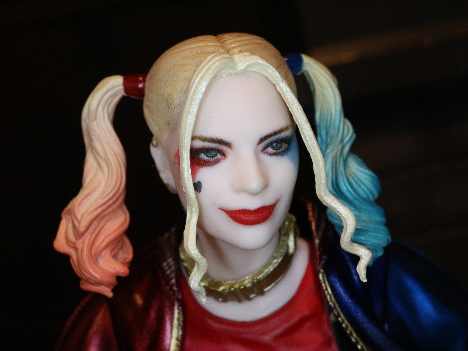 Action Figure Barbecue: Action Figure Review: Harley Quinn No. 033