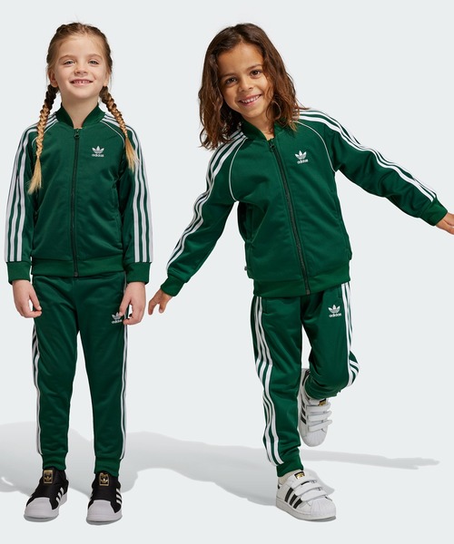 adidas（アディダス）の「アディカラー SST トラックスーツ（ジャージ