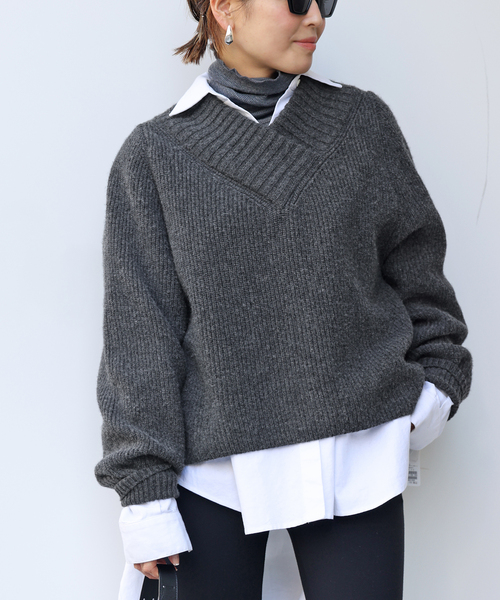 Deuxieme Classe（ドゥーズィエムクラス）の「*OLBIAアゼVネック プル