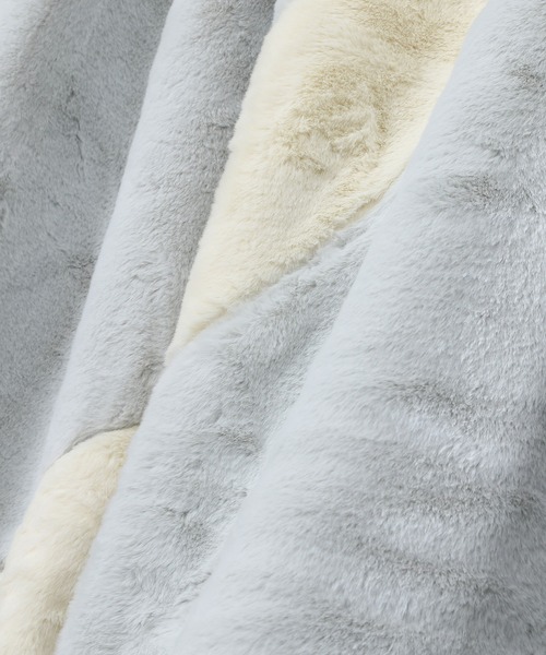 NIKE（ナイキ）の「NIKE WMNS NSW FAUX FUR BLANKET KRMG DO3793-025