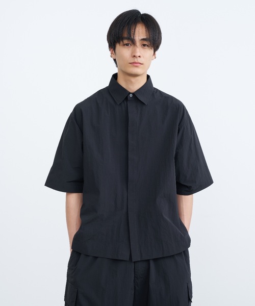 SINSS（シンス）の「Tech nylon short sleeve shirt / テックナイロン