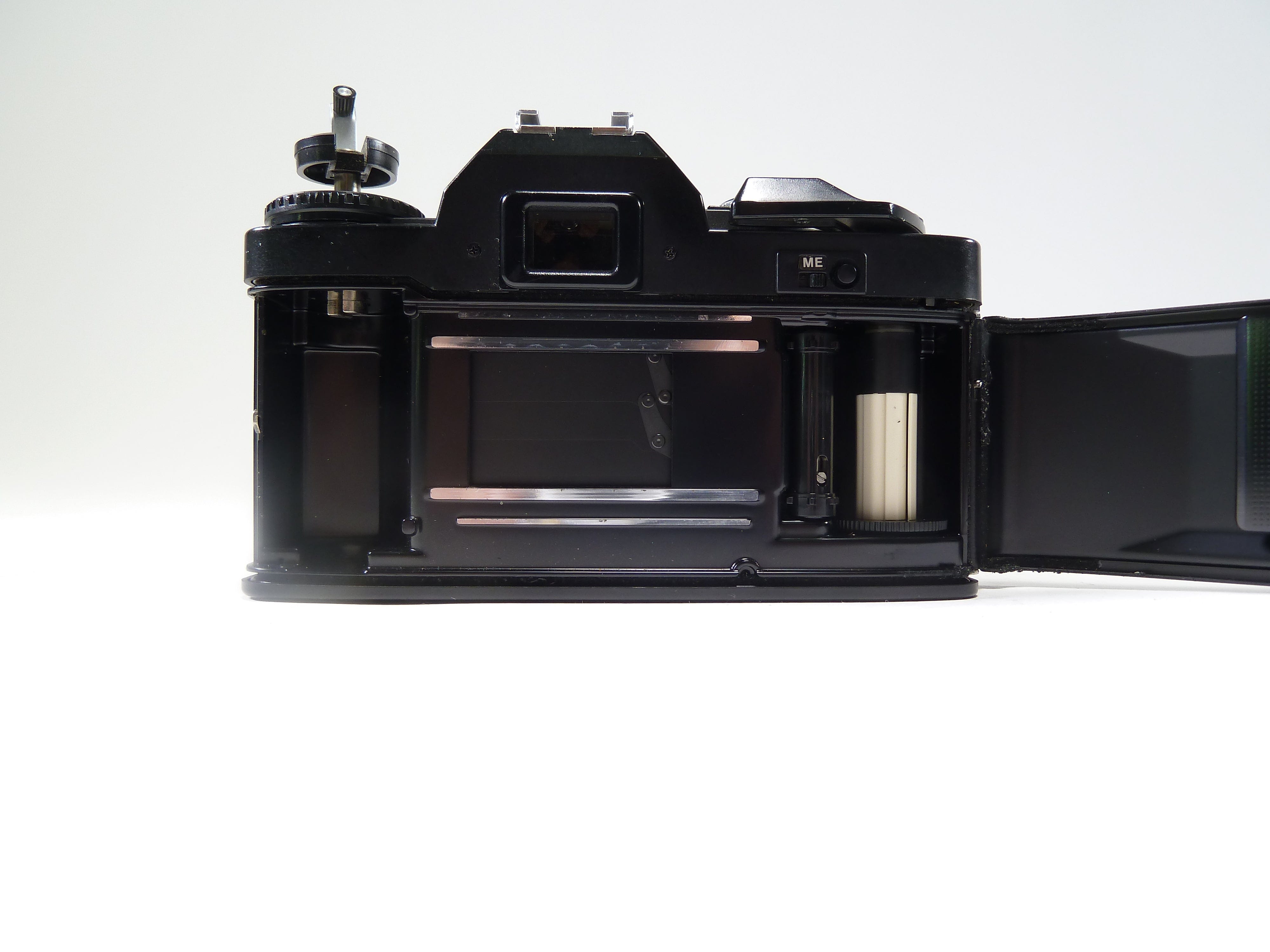 Ricoh XR7 w/ Ricoh 50mm f/2 – Camera Exchange
