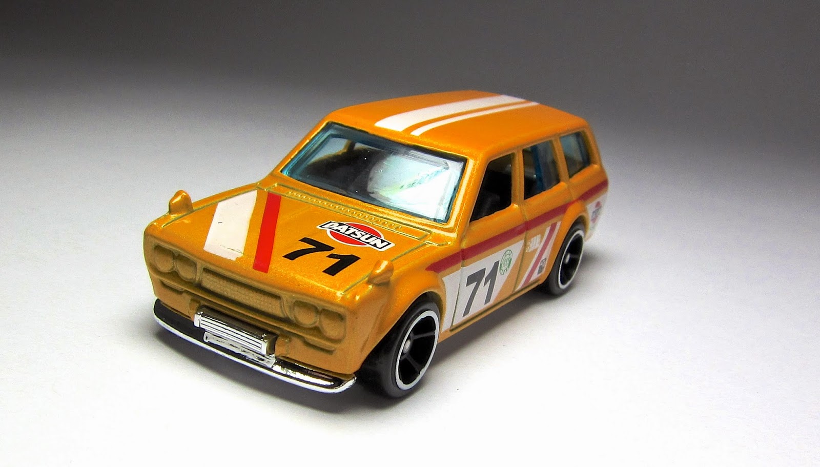 ﾎｯﾄｳｨｰﾙ 1/64 ﾀﾞｲｷｬｽﾄﾓﾃﾞﾙ HW-2015☆ 