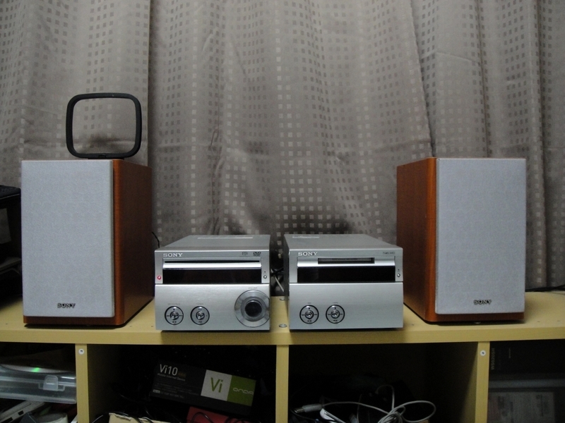 CMT-SE3のジャンク品を購入、友人にMDS-SE9を譲って貰いスピーカー環境