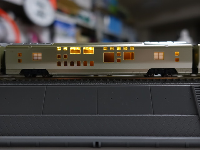 KATO・E001形＜TRAIN SUITE 四季島＞ 室内灯装着 - レインボーブログ