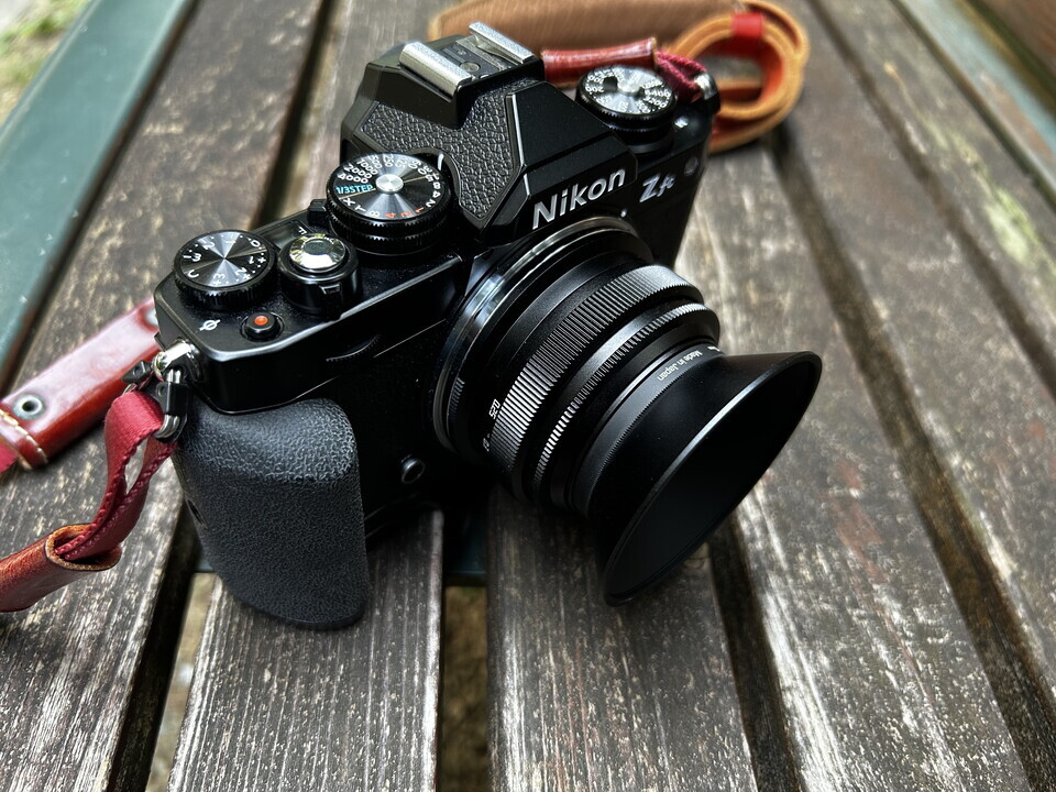 Nikon Zfc用にTTArtisanのAPS-C 25mm F2 Cを買った - Archetype++