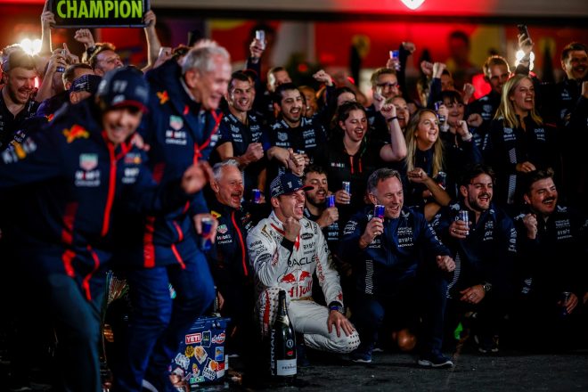 フェルスタッペン、ペナルティ＆接触を乗り越え優勝「ルクレールを
