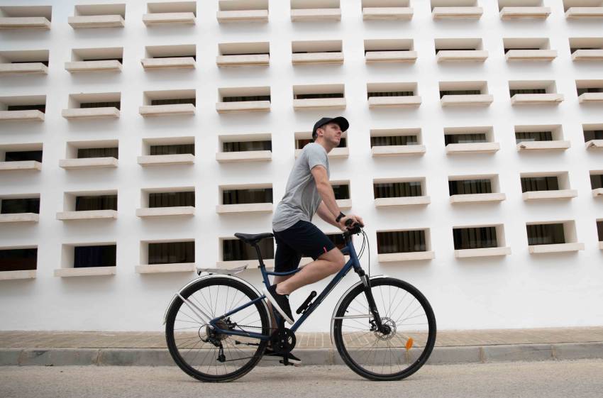 Rapha Randonnee Shorts – Review [Most Stylish Commuter Shorts?]