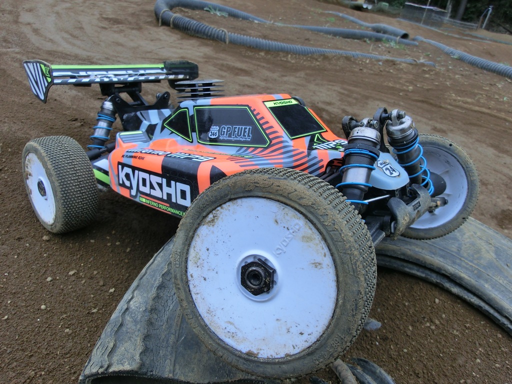 1/8バギーでサーキット走行を体感！〜箱出し状態でサーキット走行が