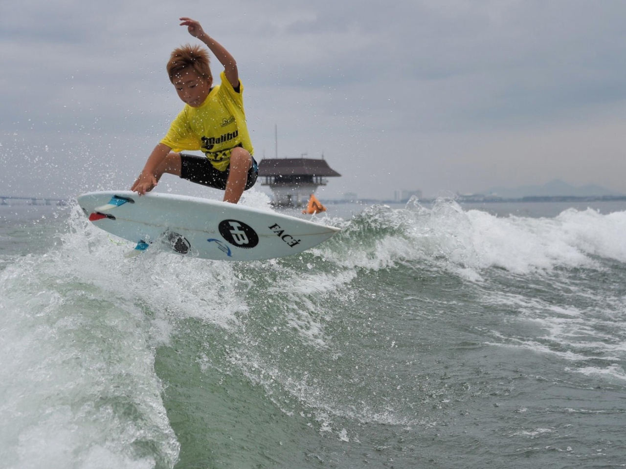 ☆琵琶湖でサーフィン☆♪ボートサーフィン体験♪施設利用料￥0
