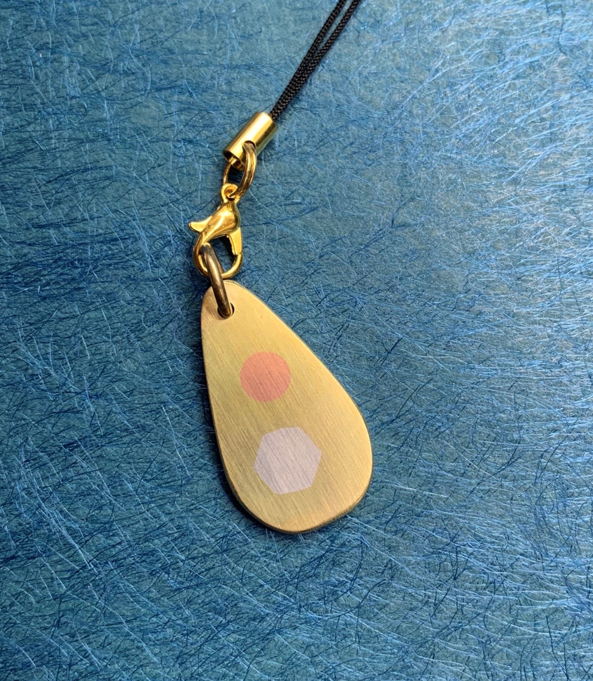 ◇金沢・伝統工芸◇加賀象嵌体験・完成品はキーホルダーやペンダント