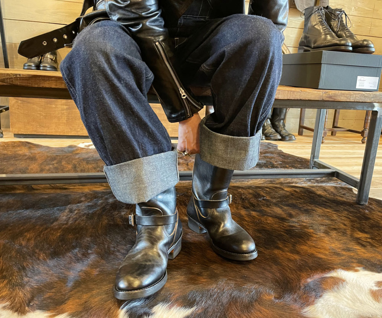 ATTRACTIONSアトラクションズのレザーブランド BILD BUCK ビルトバック