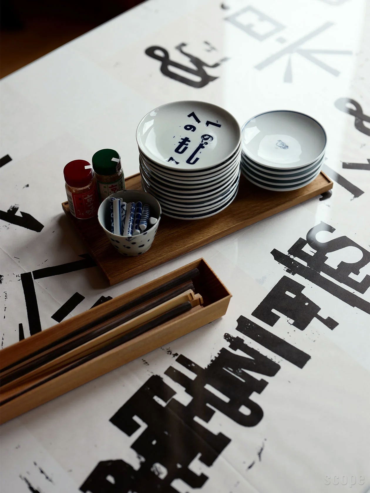 東屋 印判小皿 立花文穂 | SCOPE（スコープ）