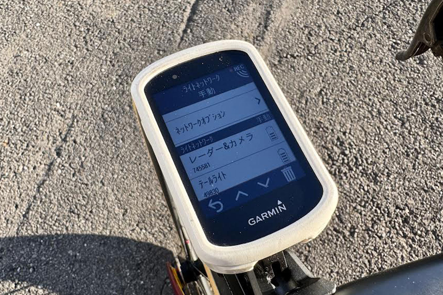 これで安全バッチリ！ライトやドラレコとしても使えるGARMIN VARIA