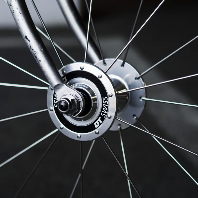 dt swiss 240 lefty 50フロントハブ 28H 未使用品 dt swiss 240 lefty 50