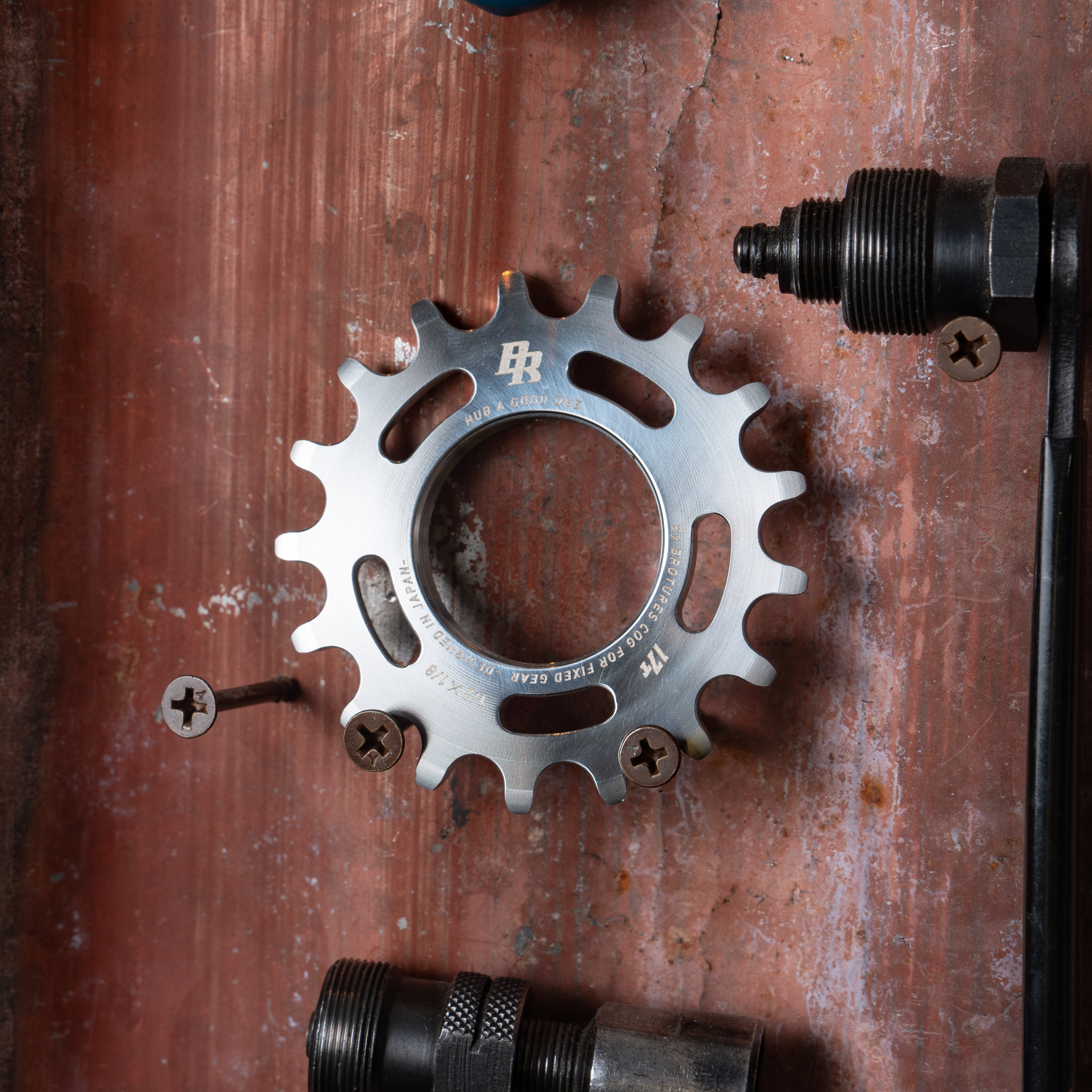 By BROTURES TRACK COG