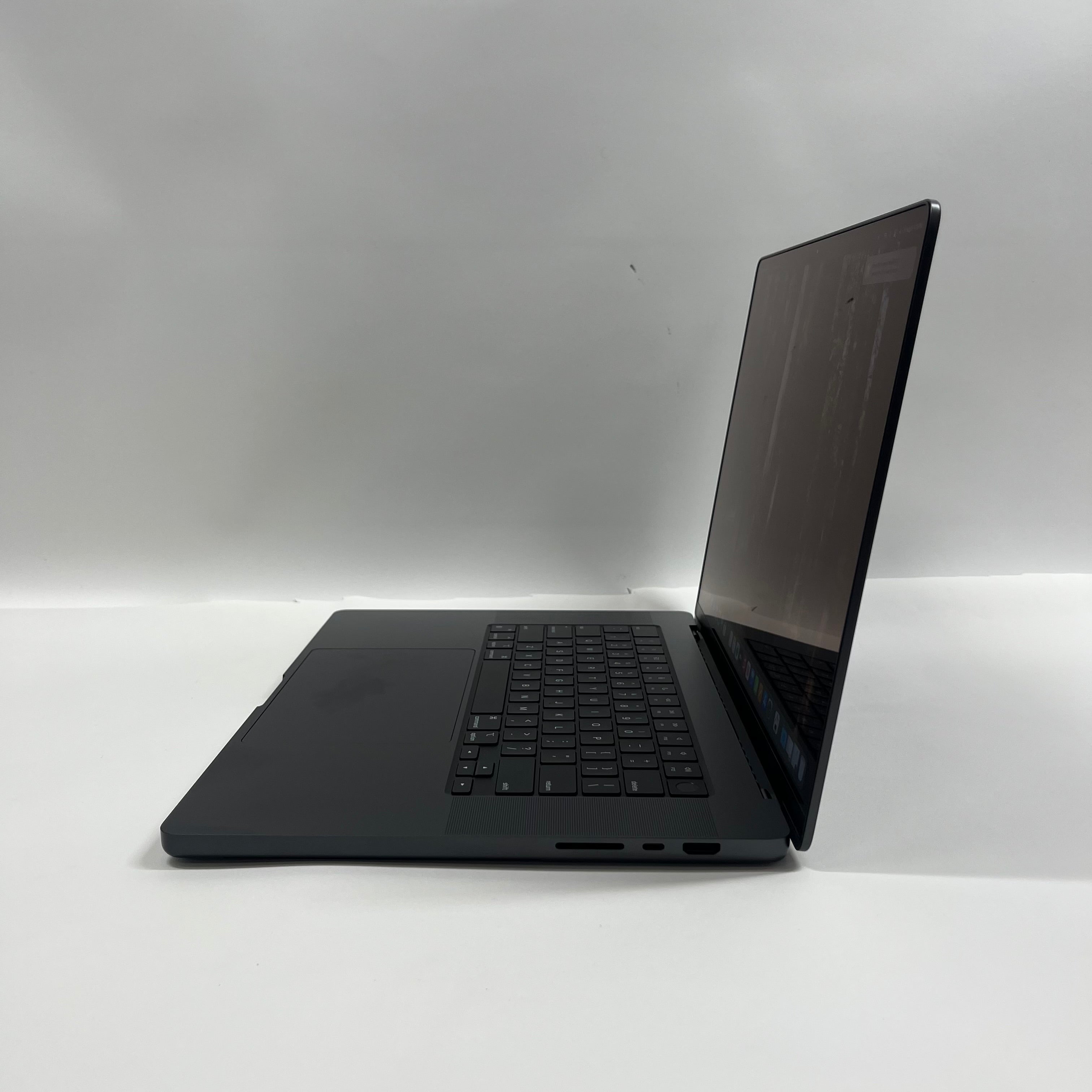 2024 Apple MacBook Pro 16