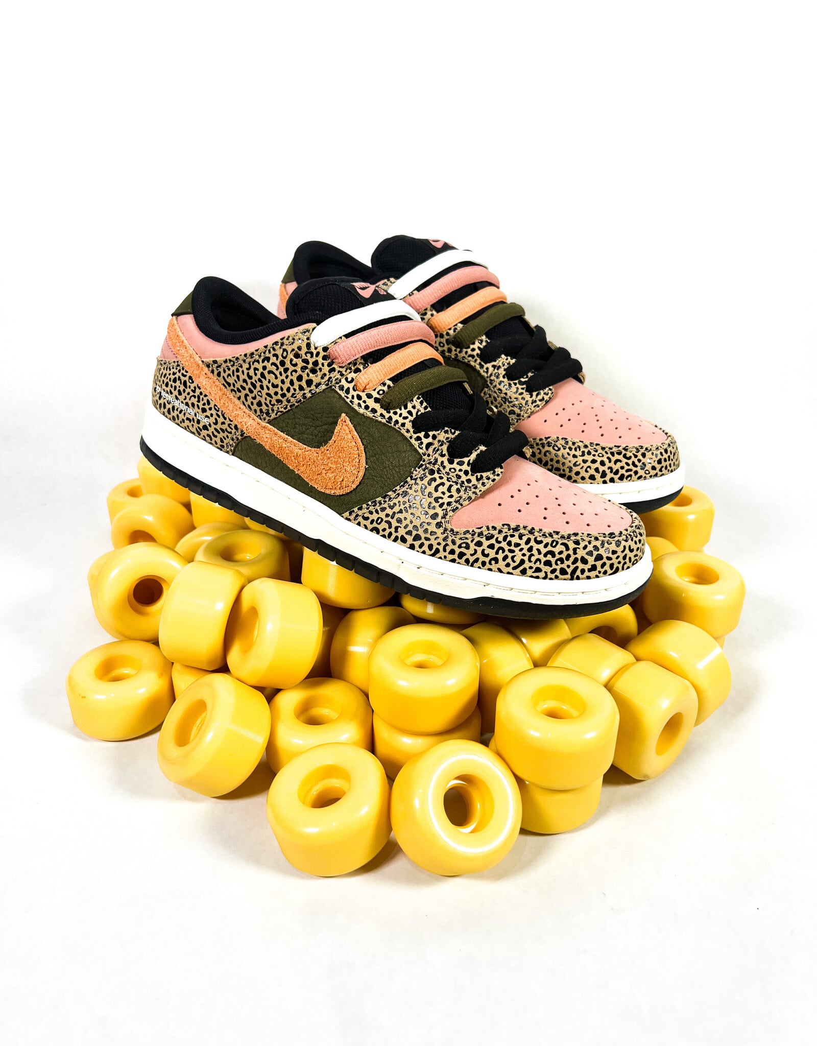 SB Dunk Low Pro X Arts-Rec - Khaki / Amber Brown - Rough Green