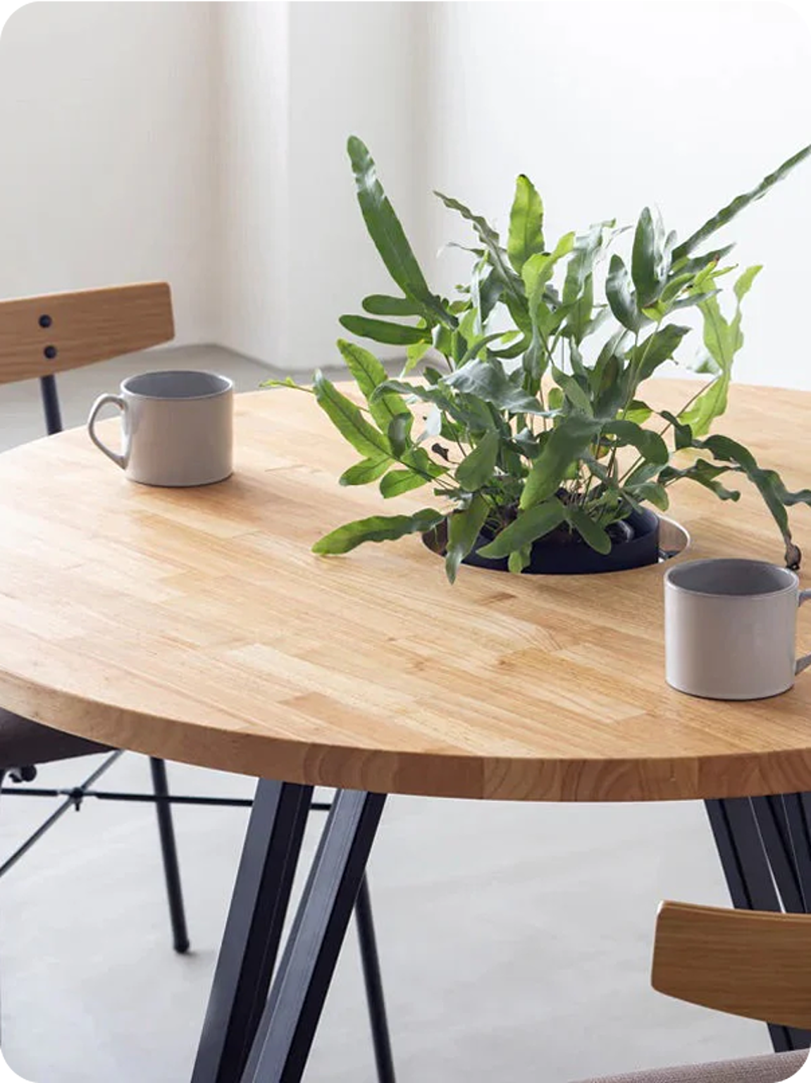 ダイニングに、丸テーブル THE CAFE TABLE – KANADEMONO