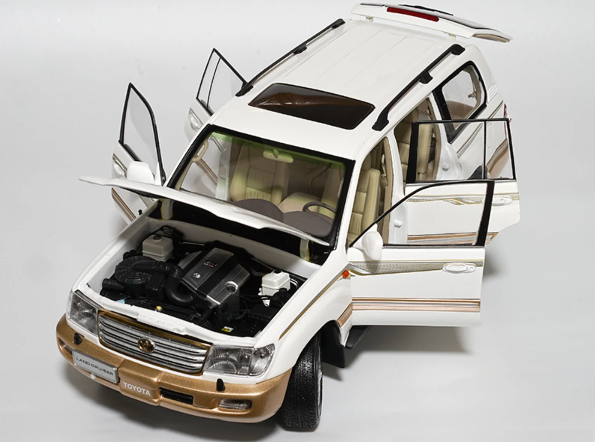 1/18 Dealer Edition 2005 Toyota Land Cruiser LC100 (White) Diecast