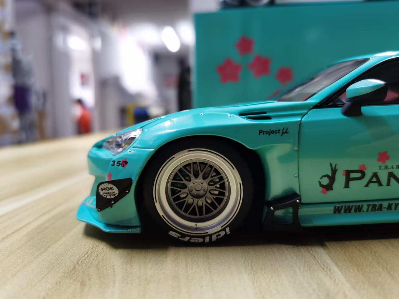 1/18 DCN Toyota 86 Pandem Sakura (Mint Green) Diecast Car Model