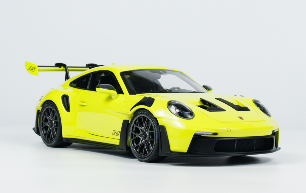 1/18 Minichamps Porsche 911 (992) GT3 RS (Lemon Yellow Green