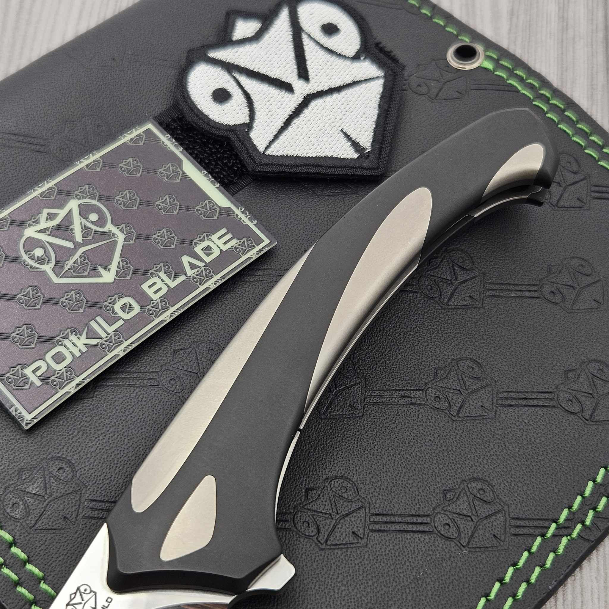 Poikilo Blade Orca-M Killer Whale Inset Locking Titanium Folding